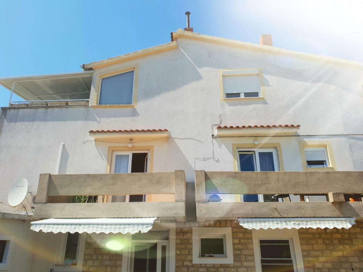 Apartments Petrovic Pirovac Exteriér fotografie